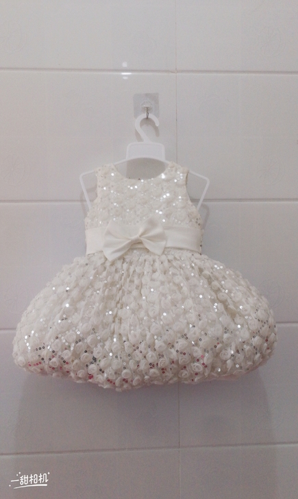 2-4岁穿的花苞裙，处理价50包邮，送头纱...