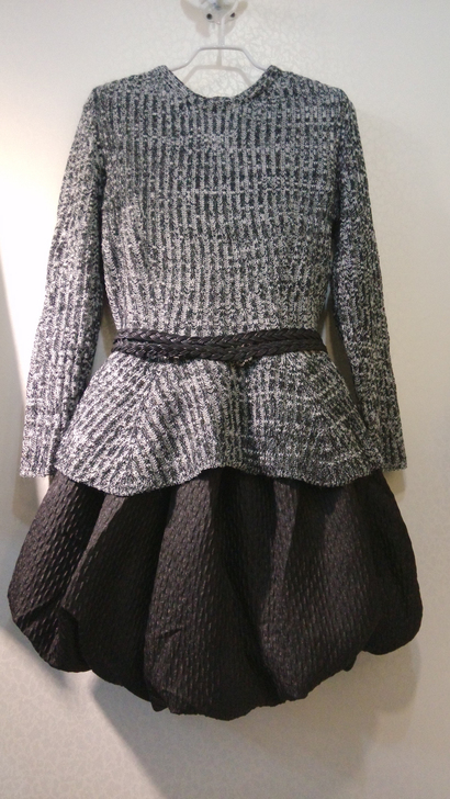 春秋连衣裙两件套，m码，里面是无袖花苞裙，...