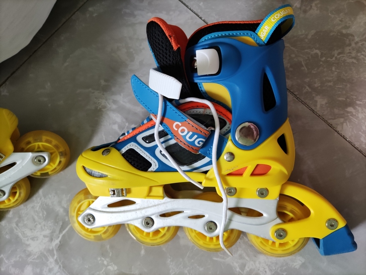 美洲狮溜冰鞋初学可调节中大童全套装专业轮滑