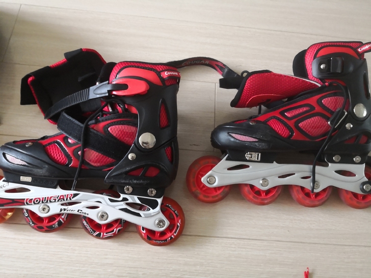 美洲狮可调码轮滑鞋（带护膝）