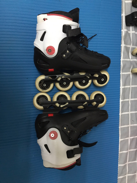 轮滑，美洲狮，43码，新旧程度如图，75包邮