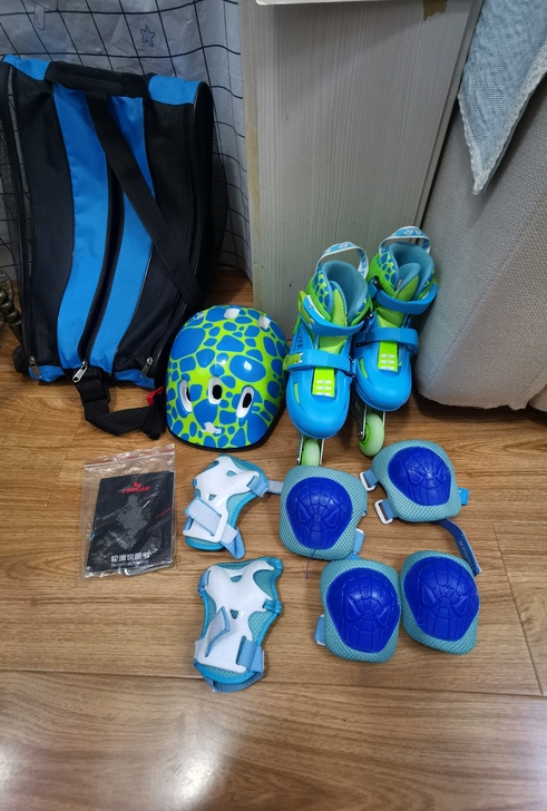 美洲狮轮滑鞋，全套轮滑装备，孩子初学轮滑时...