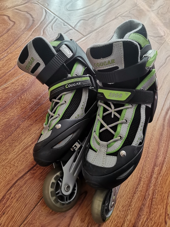 直排轮旱冰鞋一双美洲狮,刹车皮没了需要自己...