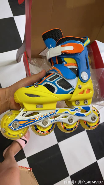 美洲狮 儿童轮滑鞋 休闲平花鞋男女轮滑鞋滑...