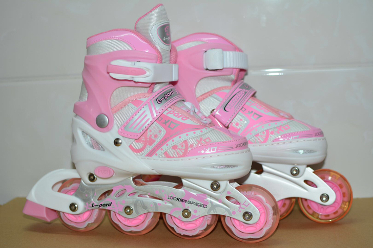 #全部全新 捷豹全新8轮全闪溜冰鞋 全新溜...