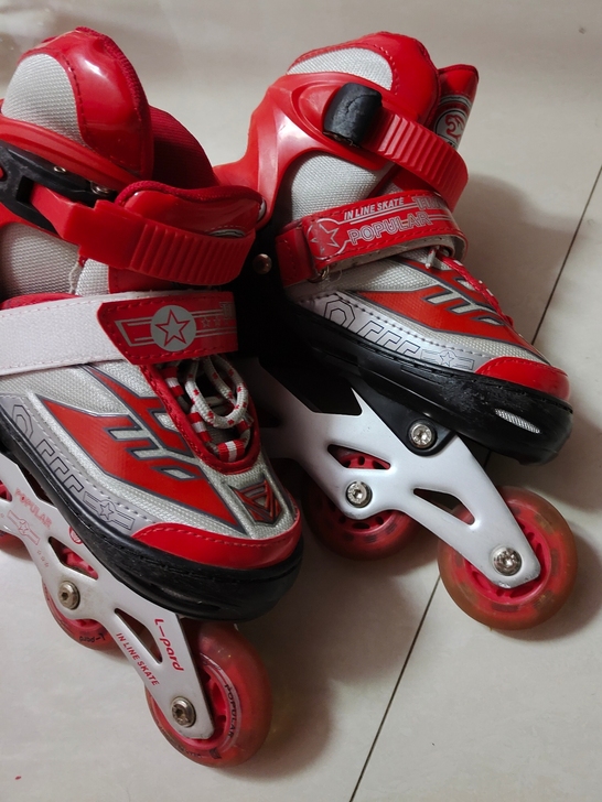 捷豹轮滑鞋,尺码31-34