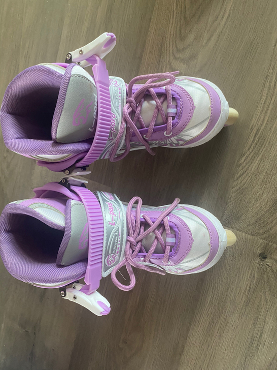 孩子小学4年级买的轮滑鞋，玩了4次左右，原...