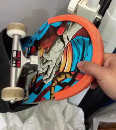 沸点Justice 滑板，购于闲鱼，滑了几...