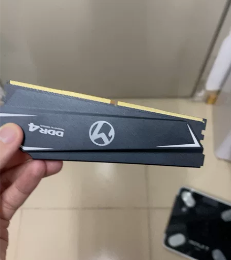 铭瑄2666马甲条16G。自己买了32G还...