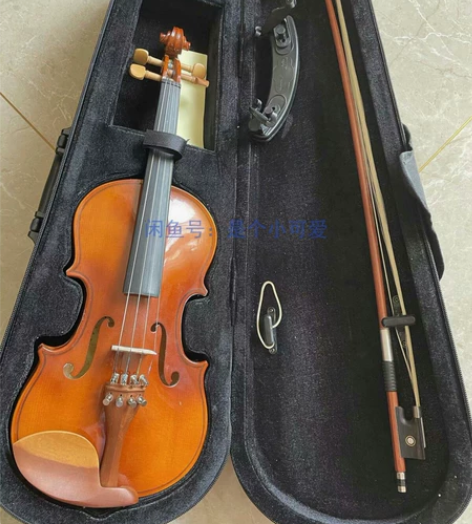 全新小提琴,没有任何瑕疵,配件齐全,原价3...