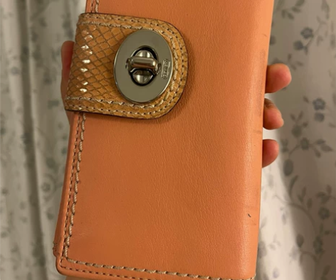 coach女士长款钱包，美国专柜购买。使用...