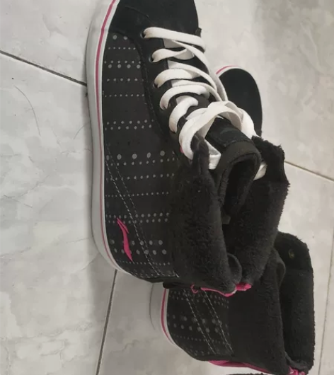 正品全新李宁冬天板鞋36码，厚实。 感兴趣...