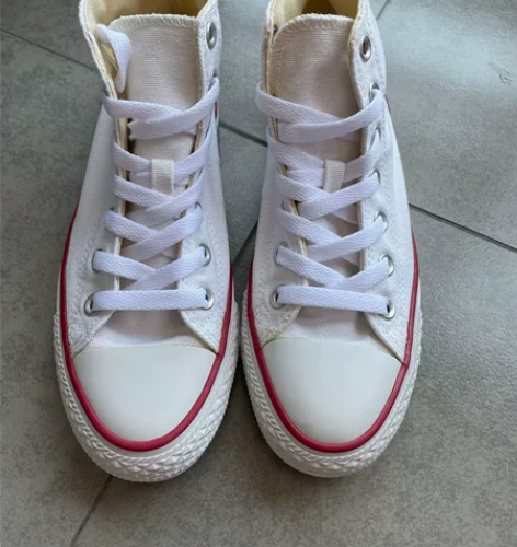 匡威高邦白色帆布鞋,36.5码 感兴趣的话...