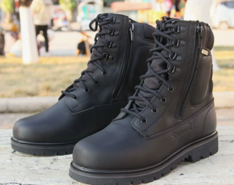 42.45码法国百年机车品牌 全新男靴头层...