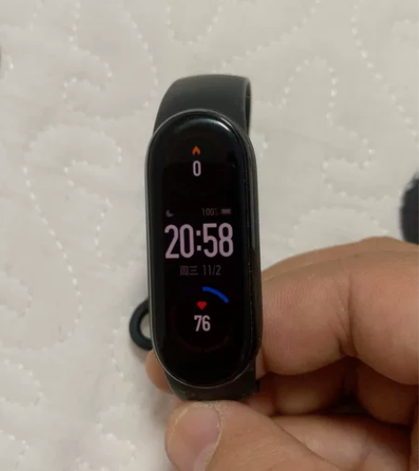 小米手环6，公司发的，间断用了不到2个月，...