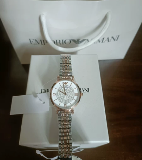 全新阿玛尼满天星石英手表 感兴趣的话点“我...