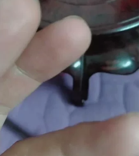 日日临池把墨研，何曾粉笔去争妍。要知画法通...