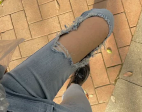 韩国2022新款复古高腰设计心机浅色破洞百搭小脚牛仔裤女 爽...