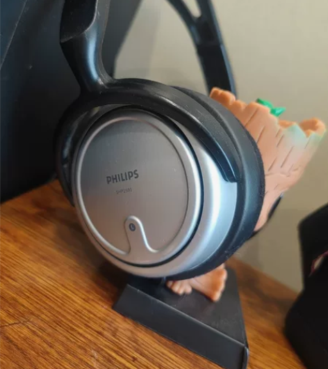 飞利浦按摩耳机,8米左右连接线,建议录音棚...