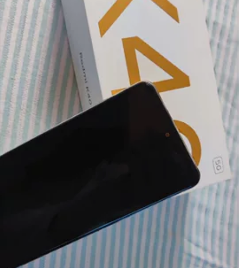 红米k40晴雪，12＋256顶配的，唯一缺...