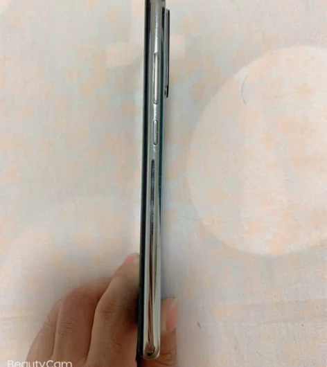 红米n8，轻微使用痕迹，4+64，售出不退...