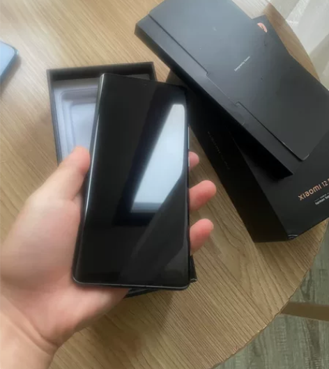 小米12pro 8+128G 外观基本完好...