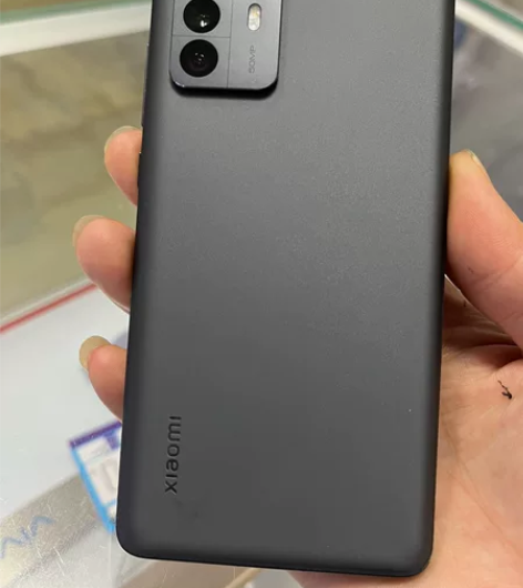 小米12pro配置如图，二手机拐角一小掉漆...