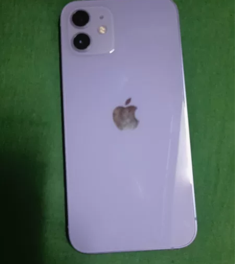 苹果12美版。有点划痕,但不影响使用64g...