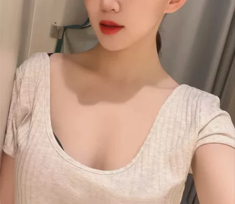 全新的男士羽绒服，内外聚酯纤维面料，非常柔...