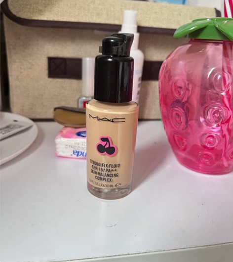 去年年底买的 新买了别的粉底 这个闲置了 ...