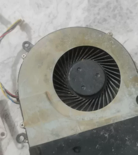 华硕电脑的散热器，笔记本上用的拆下来的。卖...