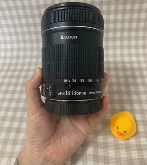 佳能18-135 is防抖镜头，适合所有佳...
