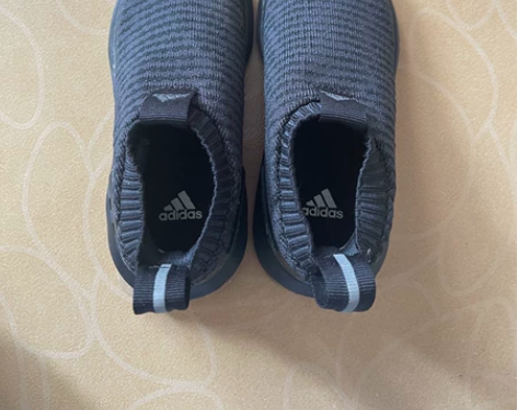 男童阿迪达斯网织面减震运动鞋,一次没穿过,...