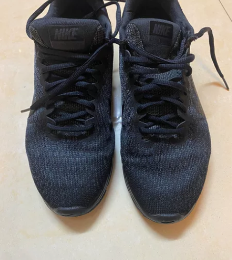 耐克852461-015 带气垫运动鞋 成色好！ 感兴趣的话...