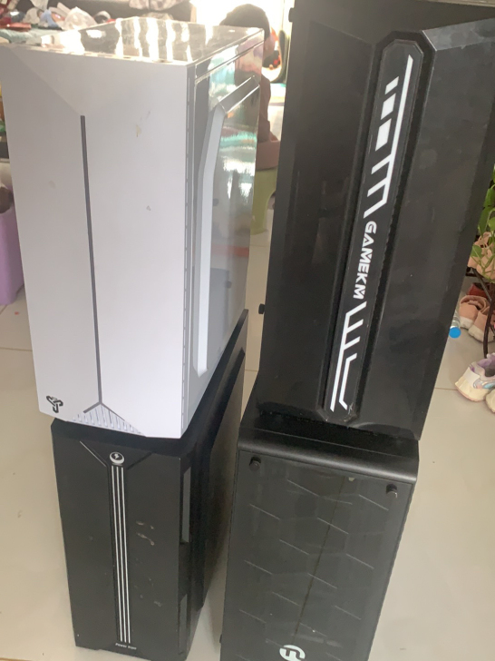 不出外地，自己拿，电脑机箱，4个50块钱，...