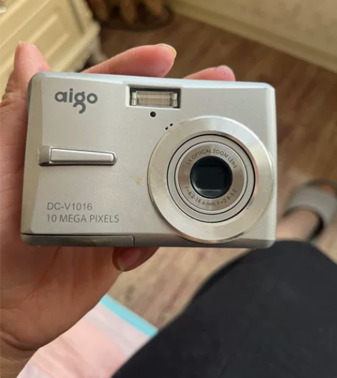 老古件了，爱国者相机50块闲置[呲牙] 感...