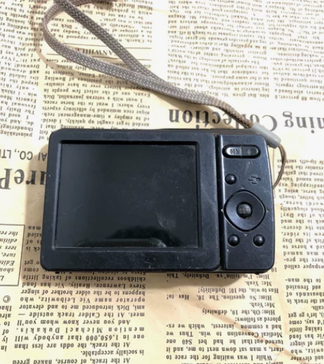 爱国者v200数码相机  成色如图  实图...