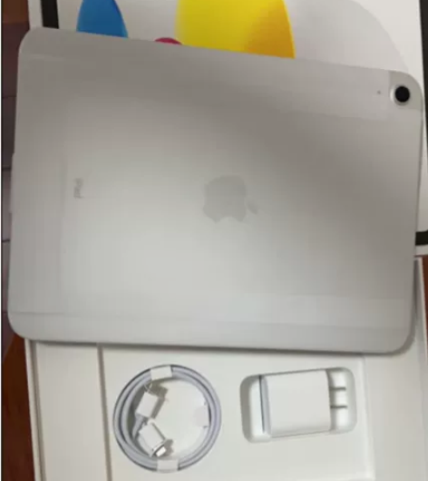 银色2022款64g，256g苹果ipad...