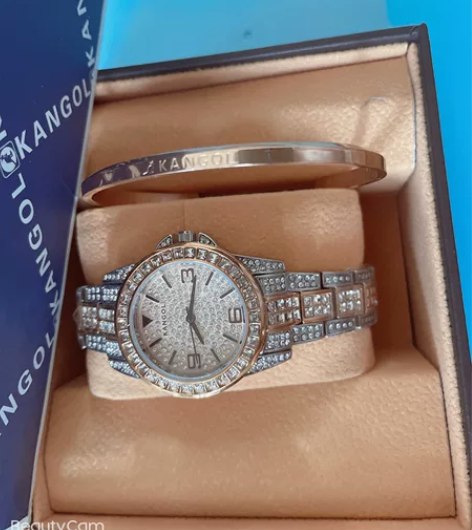 朋友送的，自己家里有一支，KANGOL配搭...