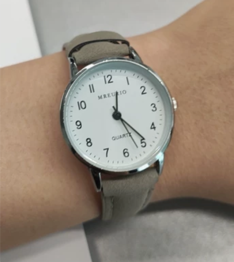 手表，全新包邮，10.9一个，再送电池一个...