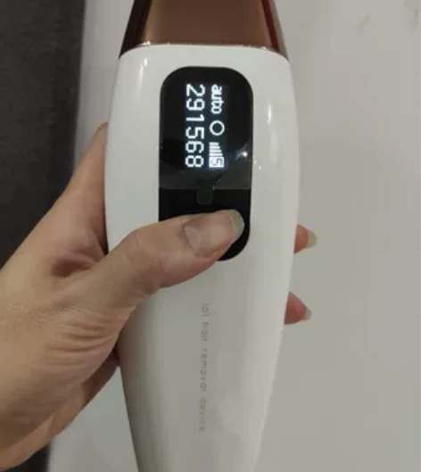 完美日记脱毛仪 2020年买的，用的比较少...