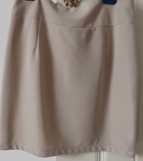 米色一步裙，有弹力，百搭，四季皆可穿，尺寸...