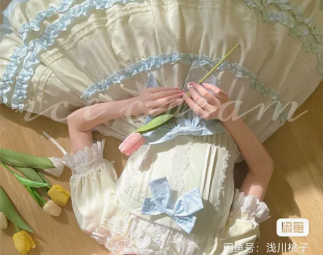 柏林少女蓝白(冰激凌色)s码有瑕如图 借图...