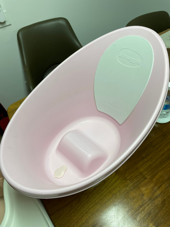 婴儿浴盆，原价215。新生儿可用。诗歌纳浴...