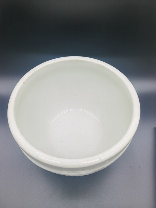 同治粉彩人物瓜楞卷缸