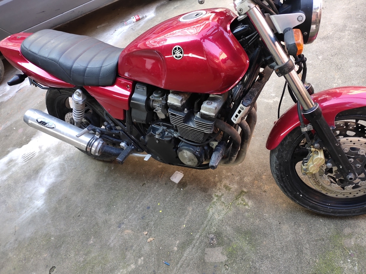 雅马哈小贱人.雅马哈xjr400摩托车，冷...