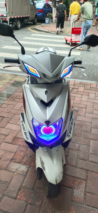 雅马哈125  2014年电喷省油摩托车