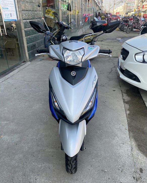 雅马哈福喜125cc，摩托车 车子骑起来稳...