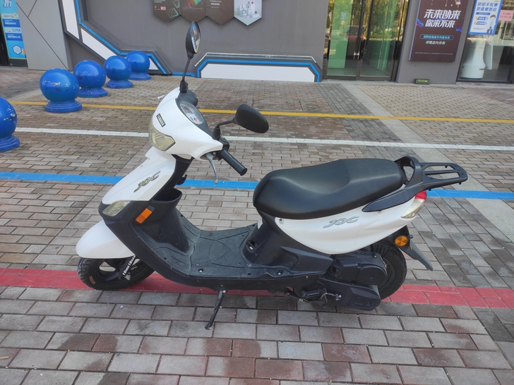 低价出售仿雅马哈巧格踏板摩托车，