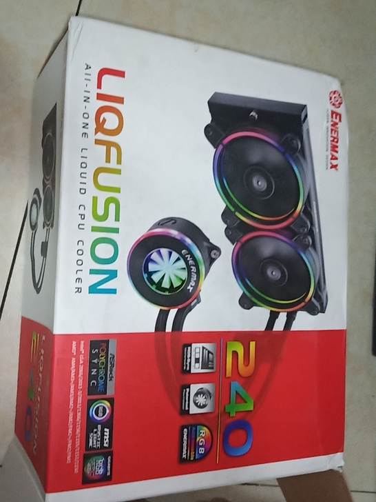 安耐美彩飞轮240一体水冷散热器，成色如图...